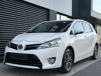 Gebraucht Toyota Verso Life 132 PS (97 kW) 2014 Weiß Van / Kleinbus