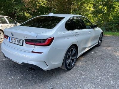 BMW 330e