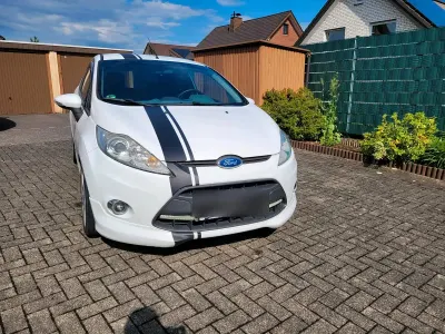 Gebraucht Ford Fiesta ST-Line 95 PS (69 kW) 2011 Weiß Kleinwagen