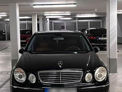 Mercedes E320