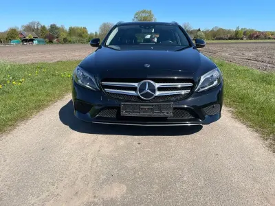Second-hand Mercedes C180 156 CP (114 kW) 2019 Negru Berlinǎ