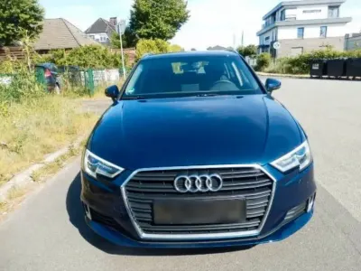 Gebraucht Audi A3 Sportback 116 PS (85 kW) 2018 Blau Kleinwagen