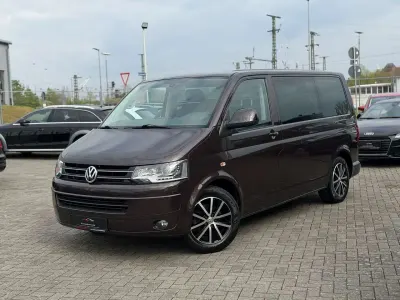 Gebraucht VW Multivan 140 PS (102 kW) 2013 Violett Van / Kleinbus