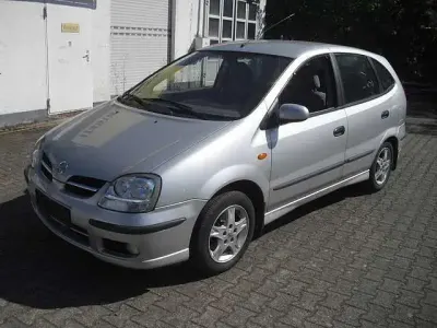 Gebraucht Nissan Almera Tino 116 PS (85 kW) 2005 Silber Van / Kleinbus
