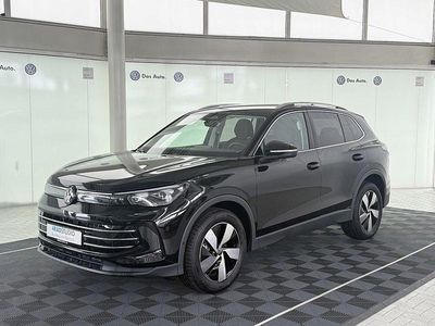 Schwarz Neu 2025 VW Tiguan Elegance SUV | 42.880 € (Guter Preis)