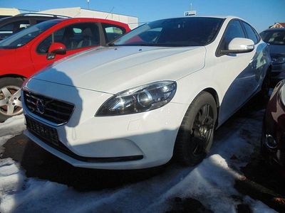 Weiß Gebraucht 2014 Volvo V40 You! Limousine | 9.999 € (Etwas zu teuer)