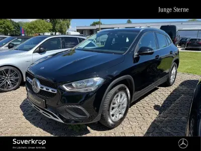 Gebraucht Mercedes GLA180 136 PS (100 kW) 2023 Schwarz SUV