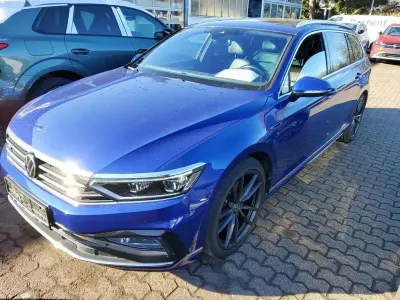 Gebraucht VW Passat R-line 150 PS (110 kW) 2022 Blau Kombi