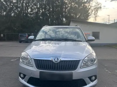 Gebraucht Skoda Fabia Ambition 105 PS (77 kW) 2014 Silber Kombi