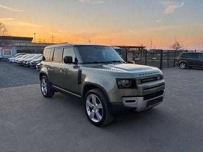Gebraucht Land Rover Defender First Edition 400 PS (294 kW) 2021 Pangea green SUV
