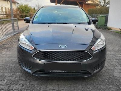 Gebraucht Ford Focus Ambiente 101 PS (74 kW) 2016 Grau Kombi