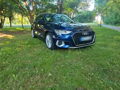 Gebraucht Audi A3 Sportback Advanced Plus 116 PS (85 kW) 2020 Blau Kleinwagen