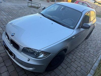 Gebraucht BMW 118 143 PS (105 kW) 2010 Silber Kleinwagen
