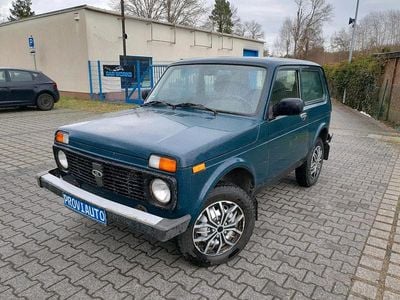 Second-hand Lada niva 82 CP (60 kW) 2010 Verde SUV