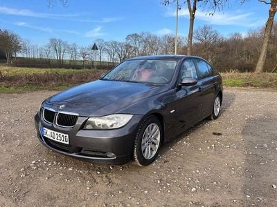 Gebraucht BMW 320 170 PS (125 kW) 2007 Grau Limousine