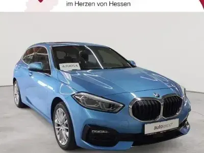 Gebraucht BMW 118 Sport Line 136 PS (100 kW) 2021 Seaside blue metallic Kleinwagen
