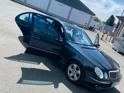 Gebraucht Mercedes E200 Avantgarde 122 PS (89 kW) 2006 Andere farben Limousine