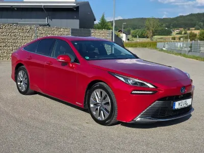 Gebraucht Toyota Mirai Executive 182 PS (133 kW) 2022 Emotional red 2 Limousine