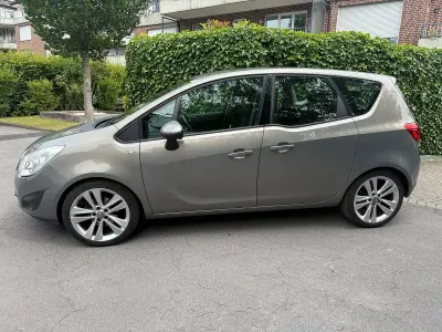 Gebraucht Opel Meriva 120 PS (88 kW) 2013 Gold Van / Kleinbus