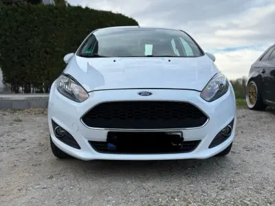 Gebraucht Ford Fiesta 101 PS (74 kW) 2016 Weiß Kleinwagen