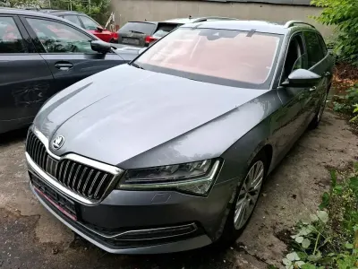 Gebraucht Skoda Superb Premium Edition 150 PS (110 kW) 2023 Grau Limousine
