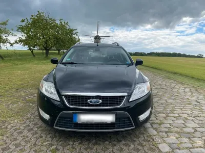 Usado Ford Mondeo 140 CV (102 kW) 2009 Negro Familiar