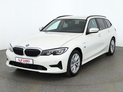 Gebraucht BMW 330e Sport Line 252 PS (185 kW) 2022 Weiß Kombi