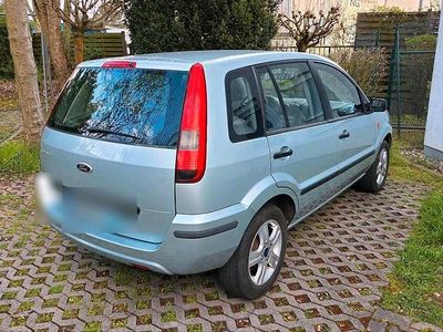 Second-hand Ford Fusion 80 CP (58 kW) 2005 Verde Hatchback