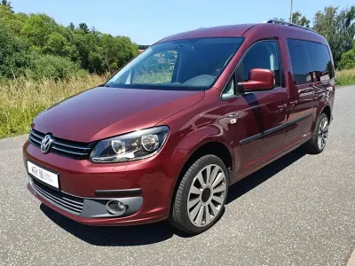 Gebraucht VW Caddy Highline 105 PS (77 kW) 2011 Rot Van / Kleinbus