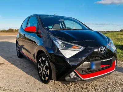 Gebraucht Toyota Aygo 72 PS (52 kW) 2019 Schwarz Kleinwagen