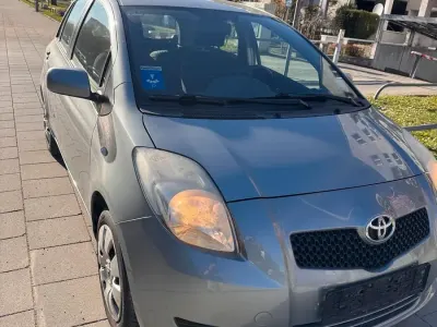 Gebraucht Toyota Yaris 51 PS (37 kW) 2006 Grau Kleinwagen