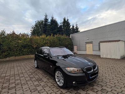Gebraucht BMW 325 218 PS (160 kW) 2011 Schwarz Kombi