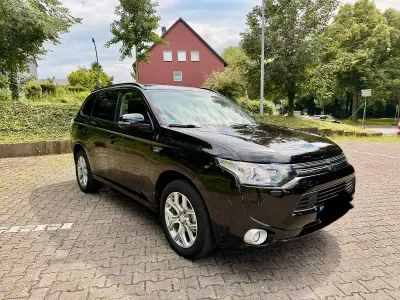 Gebraucht Mitsubishi Outlander P-HEV 170 PS (125 kW) 2014 Schwarz SUV