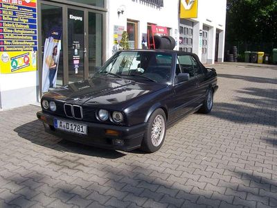 Gebraucht BMW 318 Cabriolet 113 PS (83 kW) 1993 Schwarz Cabrio