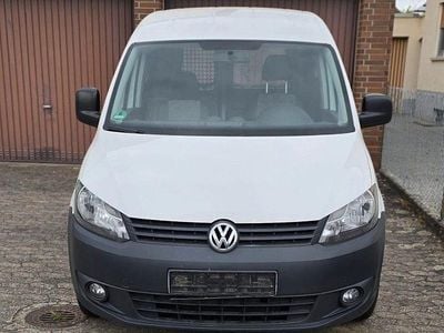 Begagnad VW Caddy 102 HK (75 kW) 2011 Grön Minibuss