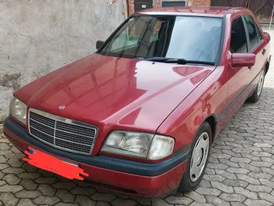 Gebraucht Mercedes C180 122 PS (89 kW) 1994 Rot Limousine