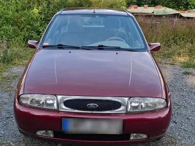 Gebraucht Ford Fiesta Ghia 75 PS (55 kW) 1998 Rot Kleinwagen