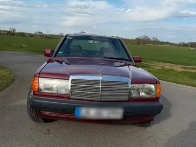 Gebraucht Mercedes 190 136 PS (100 kW) 1991 Rot Limousine