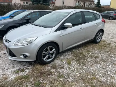 Usata Ford Focus 101 CV (74 kW) 2014 Argento Berlina