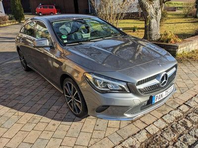 Gebraucht Mercedes CLA220 Shooting Brake Edition 184 PS (135 kW) 2018 Grau Kombi