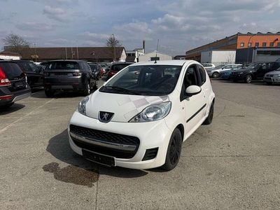 Gebraucht Peugeot 107 Style 68 PS (50 kW) 2011 Weiss 068 Kleinwagen
