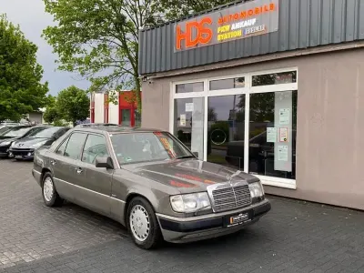 Gebraucht Mercedes 230 Sportline 132 PS (97 kW) 1990 Grau Limousine