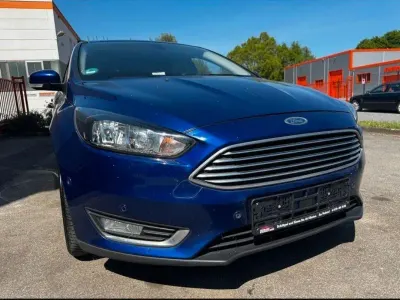 Gebraucht Ford Focus Business Edition 125 PS (91 kW) 2015 Blau Kombi