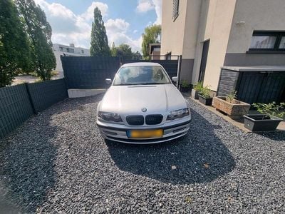 Second-hand BMW 323 170 CP (125 kW) 1999 Berlinǎ