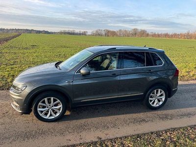 Grau Gebraucht 2018 VW Tiguan Highline SUV | 21.000 € (Guter Preis)