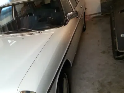Gebraucht Mercedes 200 95 PS (69 kW) 1974 Weiß Limousine