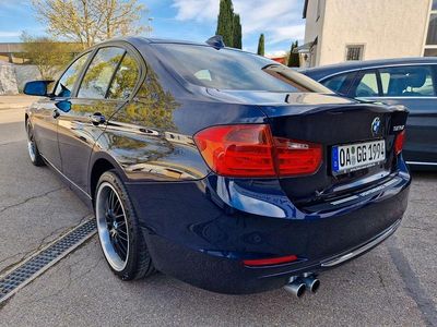 Gebraucht BMW 325 Advantage 218 PS (160 kW) 2015 Blau Limousine