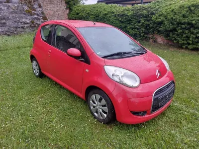 Gebraucht Citroën C1 SELECTION 68 PS (50 kW) 2011 Rot Kleinwagen