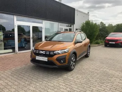 Usata Dacia Sandero Expression 91 CV (66 kW) 2023 Arancione Utilitaria