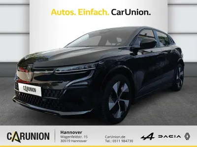 Gebraucht Renault Megane E-Tech Equilibre 160 kW (218 PS) 2022 Black pearlschwarz metallic Limousine